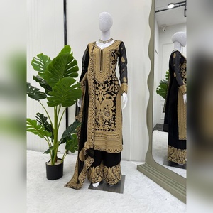 Ensemble salwar kameez en coton élite avec haut et bas ornés de broderies lourdes et dupatta assorti pour les sorties décontractées, vente en gros - Product Image 4