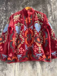 เสื้อแจ็คเก็ตกำมะหยี่ซูซานีสุดพิเศษพร้อมงานปักลายดอกไม้ด้วยมืออย่างประณีต – เสื้อคลุมสไตล์โบโฮชิคสุดหรูสำหรับผู้หญิง - Product Image 3