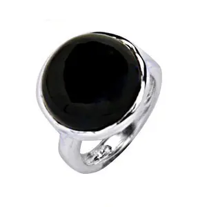 แหวนสเตนเลสสตีลชุบทองแฟชั่นสำหรับผู้หญิง ประดับด้วยออนิกซ์สีเงิน - Product Image 1