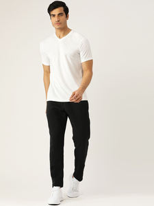 Camiseta de algodón personalizada Camiseta de peso ligero con cuello en V de algodón 100% Camiseta de hombre de impresión personalizada en blanco de alta calidad - Product Image 2