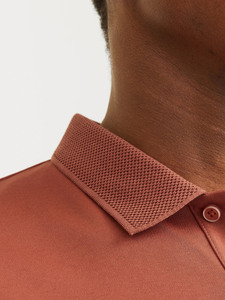 T-shirt décontracté slim fit pour homme 100% coton tricoté Fournisseur de mode personnalisée Vêtements streetwear modernes pour un usage quotidien en gros - Product Image 4