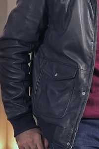 Chaqueta de Cuero Elegante para Hombre con Bolsillos con Cremallera, Solo para Productos Listos para Enviar Chaqueta de cuero genuino suave para hombre - Product Image 4