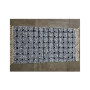 Disfrute de la comodidad lujosa de alta calidad con alfombras de lana adornadas con finos detalles bordados para cualquier habitación, alfombras de lana a la venta - Product Image 1