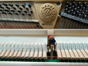 Piano d'occasion Kawai K35 en gros, provenance japonaise, entretien et inspection rigoureux, structure durable - Product Image 5