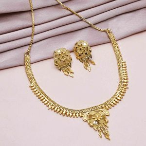 Vente en gros de colliers plaqués or 14K 18K 24K formant avec boucles d'oreilles, bijoux de luxe, colliers de mode, bijoux en laiton rempli d'or. - Product Image 2