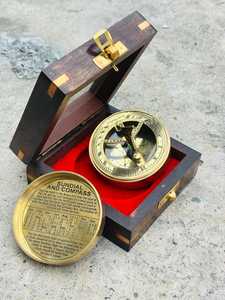 Boîte en bois de navigation vintage faite à la main boussole de cadran solaire en laiton personnalisé avec cadeau d'anniversaire de citation romantique pour lui ou elle - Product Image 3