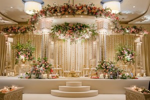 Mandap tallado en oro para boda hindú, fabricante y exportador de accesorios de decoración de Mandap dorado de fibra completa para boda - Product Image 6