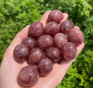 Vente en gros cristal rouge naturel fraise rouge cristal de quartz dégringolade pour la guérison pour la décoration - Product Image 1