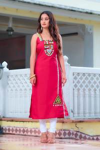 Kurti de coupe droite sans manches de style moderne avec broderie Kutchi vibrante et travail en miroir - Product Image 4