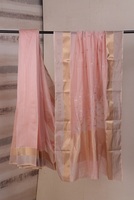 Sari en coton à double bordure Taraj Phool pour femmes |   Design floral moderne, style ethnique, coupe régulière, finition élégante, tenue de fête festive