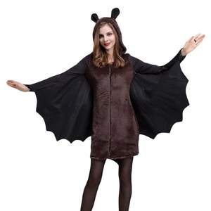 Personnalisé de haute qualité 100% coton strass chauve-souris ailé sweat à capuche hiver taille moyenne col à capuche - Product Image 1