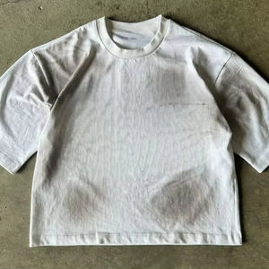 T-shirt en maille respirante personnalisable avec logo sur mesure, style urbain, coupe ajustée, méthodes d'impression sérigraphique et hydrographique, haut de gamme - Product Image 1