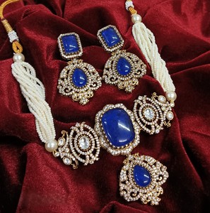 Bel ensemble ras du cou élégant plaqué or Polki Kundan pour les célébrations d'anniversaire de mariage - Product Image 1