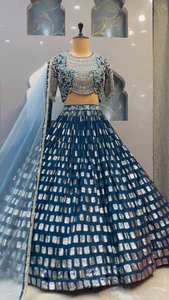 ชุดออกแบบงานแต่งงาน lehenga กับเลื่อมด้ายกระป๋องและชั้นผ้าใบ - Product Image 5
