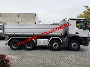 Camion benne basculante d'occasion Mercedes-Benz Arocs 3246K 8x4 Euro 5 Diesel, conduite à gauche, poids lourd, diesel robuste, modèle 2017 - Product Image 3