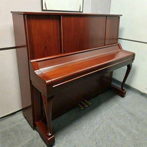 Piano Vertical Yamaha W106 de Lujo, Diseño Clásico Japonés, Color Caoba, Piano de Segunda Mano, Acción Suave y Estética Clásica - Product Image 5