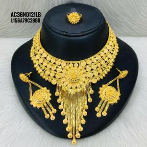 ชุดสร้อยคอทองเหลืองชุบทองดีไซเนอร์กล่องลายดอกไม้เป็นของขวัญสำหรับงานแต่งงาน - Product Image 1