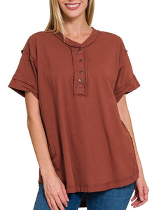 CUSTOMIZED LOGO SOLID COLOR BUTTON CLOSURE SHORT SLEEVE RAW EDGE DETAILS SCOOP NECK WOMEN TEE <b>TOP</b> T SHIRT - Product Image 3