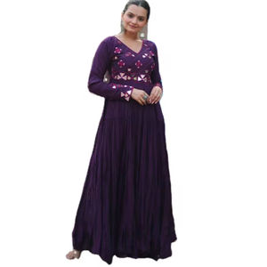 Vêtements ethniques Kurti de meilleure qualité en pur coton brodé pour femmes - Product Image 1