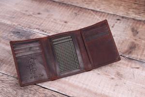 Cartera triple personalizada con grabado de escritura a mano para hombre, billetera de cuero marrón genuino, regalo de Navidad personalizado para él, 2017 - Product Image 3