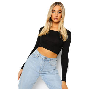 Top court à manches longues en polyester spandex mélangé pour femmes, noir, col carré, disponible dans toutes les couleurs et tailles. - Product Image 1