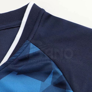 Ensembles d'uniformes de football pour hommes adultes en polyester de haute qualité, sur mesure, couleurs personnalisées, logo, impression numérique légère, service OEM - Product Image 4