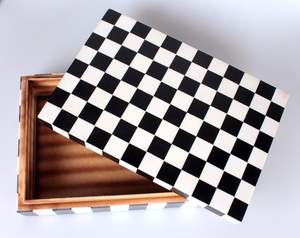 Caja Rectangular con Tapa, Hecha a Mano, con Patrón Cuadrado de Hueso en Blanco y Negro, para Almacenamiento y Decoración del Hogar, Estilo Navideño, Marca ABI OVERSEAS - Product Image 1