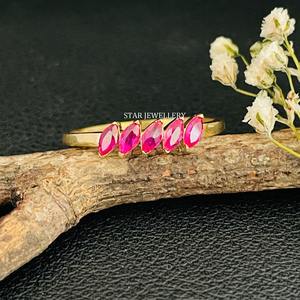 Anillo de rubí natural de cinco piedras con forma de marquesa de oro macizo de 14K. - Product Image 2