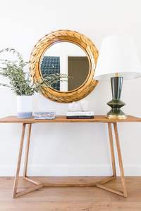 Table console en bois de ferme idéale pour la décoration intérieure rustique ajoutant du charme et des solutions de rangement fonctionnelles - Product Image 6