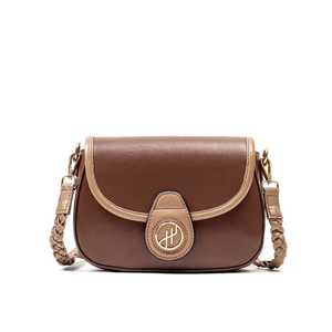 Sac à main tendance pour femmes Ayana en cuir synthétique de qualité supérieure avec bandoulière tressée et fermeture à rabat magnétique. - Product Image 1