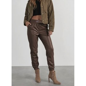 Pantalones de cuero con botones elásticos en la cintura alta para mujer, 34423 - Café - Product Image 4