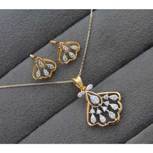 Ensemble de boucles d'oreilles et pendentif en diamant en or massif 18 carats certifié IGI Bijoux véritables pour femmes Ensemble cadeau - Product Image 1