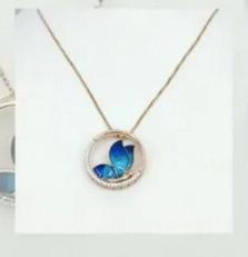 Collier élégant avec pendentif papillon bleu et boucles d'oreilles assorties, bijoux dorés, cadeau inspiré de la nature pour femmes - Product Image 4