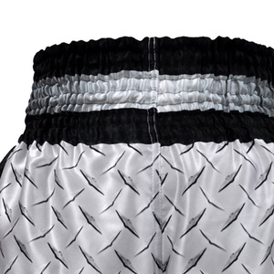 Short de combat Muay Thai MMA à fente haute pour hommes, short de combat léger et respirant avec logo personnalisé, respectueux de l'environnement - Product Image 5