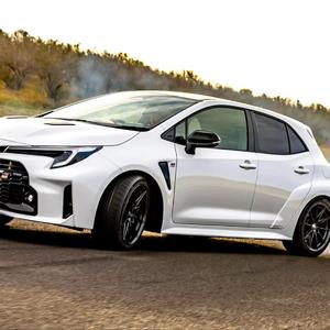 2024 M I N I Hardtop Cooper S Vehículo de lujo con dirección izquierda Asientos de cuero Cámara trasera - Product Image 1