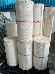 Tejido de caña de ratán tejido natural de calidad superior rollo entero almacenamiento blanqueado con patrón de poste - Product Image 5