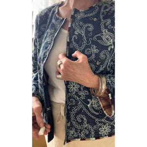 Chaqueta AMARA Azul Índigo para Primavera con Característica Transpirable - Product Image 2