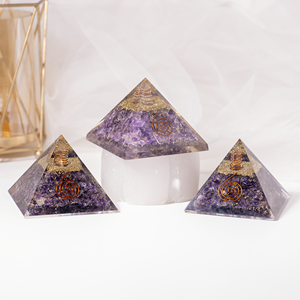 Pyramide d'Orgone en Cristal d'Améthyste de Qualité Supérieure pour la Guérison et la Méditation - Vente en Gros - Product Image 1