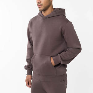 Chándales de invierno para hombre hechos en tela de poliéster personalizados disponibles en todos los tamaños chándales para hombre con logotipo bordado personalizado - Product Image 3