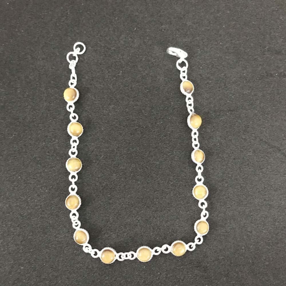 สีเหลือง