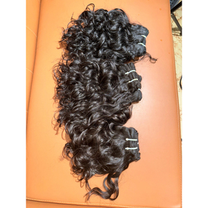 Extensions de cheveux humains naturels indiens bouclés, vierges, non traités, provenant d'un seul donneur, de la région du Temple du Sud - Product Image 4