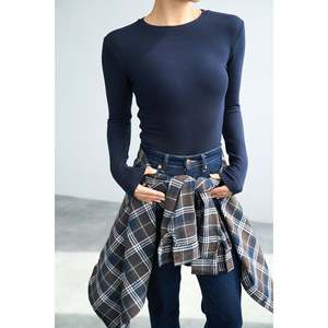 Blusa de Manga Larga con Ribetes Azul Marino - Product Image 1