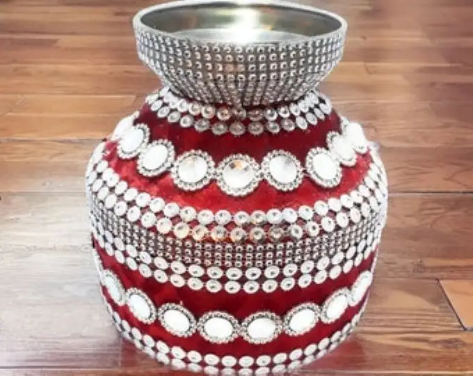 Festliche Pooja Kalash Puja Artikel Material Metall Pooja Samagri Produkt länge 4 Zoll Karwa Chauth Wasser topf Holly Diwali Art