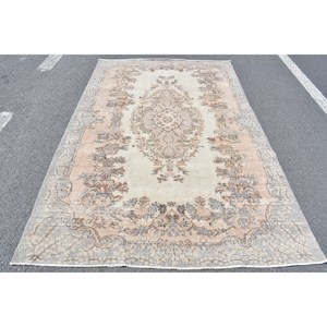 Alfombra turca Vintage clásica Beige gris de 5,6x8,9 pies, diseño de retazos hecho a mano, lana, Material de seda de bambú, respaldo de látex para la vida - Product Image 1