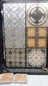 Quantité en gros de carreaux de sol en céramique émaillée antidérapants, finition mate, 400x400 mm, fabriqués en Inde - Product Image 6