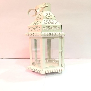 Lanternes marocaines artisanales en métal enduit de poudre d'or - Product Image 4