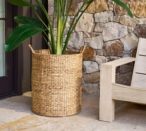 Cesta de jacinto de agua de Vietnam hecha a mano ecológica 100% diseño ovalado con asas Ideal para almacenamiento doméstico y decoración del hogar - Product Image 6