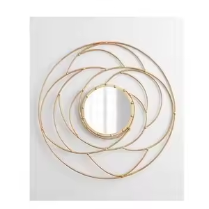 Miroir mural en métal fait main avec finition ornée d'inspiration vintage pour intérieurs de maison artistiques haut de gamme - Product Image 2