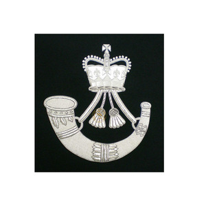 Accessoires pour vêtements Insigne de broderie en fil métallique fait à la main Insigne logo mode club - Product Image 5