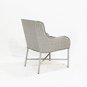 Chaise simple d'usine Artex Dong Thap avec cadre en acier enduit de poudre noire sangles et coussin en rotin demi-rond gris tissé à la main - Product Image 6